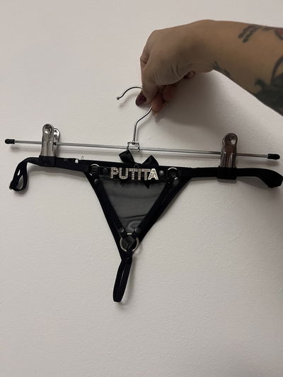 Tanga letras de strass PUTITA