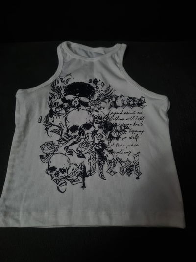 Musculosa white calaveras