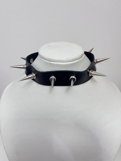 Collar púas medianas