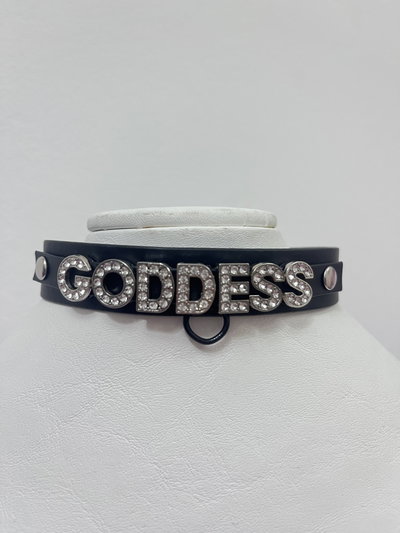 Choker letras strass GODDESS
