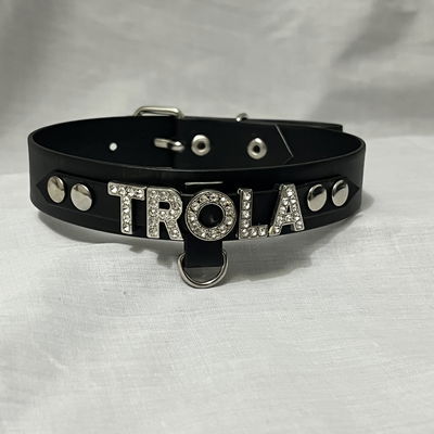 Choker letras strass TROLA