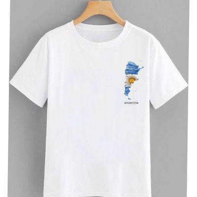 REMERAS clásicas escolares con escarapela estampada 