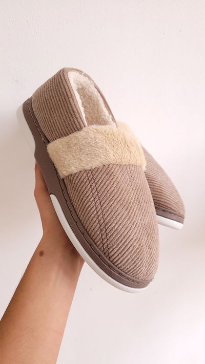 Pantufla beige 37/8 y 41/2