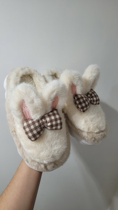 Pantufla Orejitas Beige Talle 36