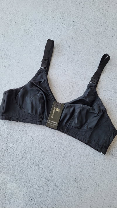 Corpiño de lycra Negro Talle 95 y 100