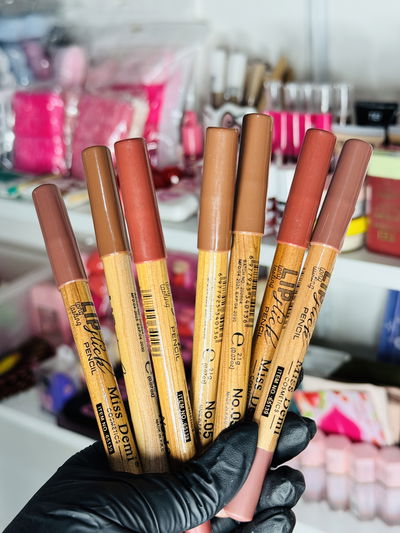 Deliniador marrón para labios 👄 