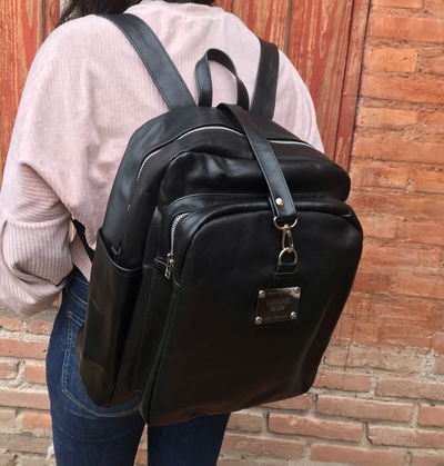 Mochila grande negra (cuero)
