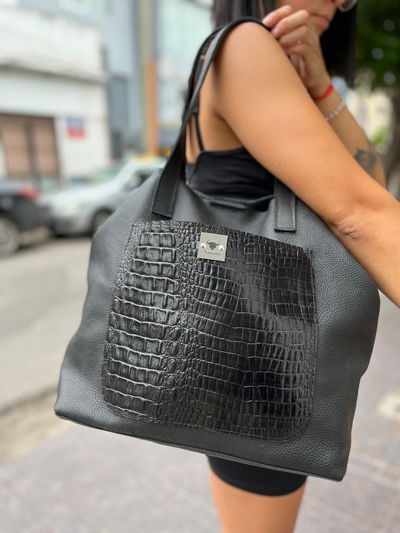Cartera tote negra (cuero)