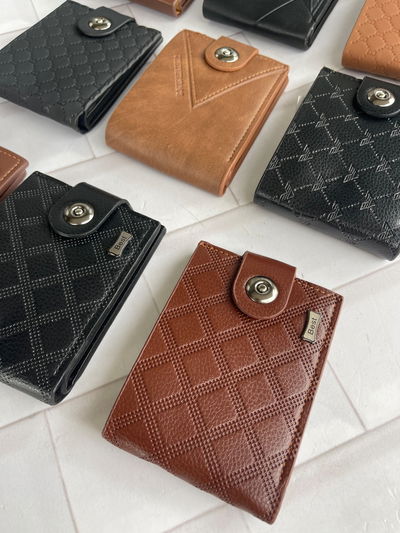 Billetera dad premium con tarjetero y botón imantado