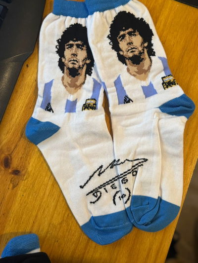 MEDIAS - MARADONA 1