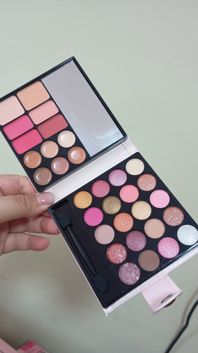 Paleta de sombras con estuche