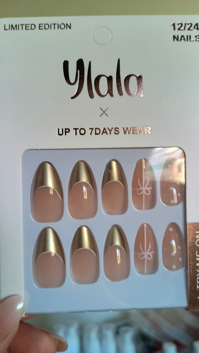 Uñas postizas