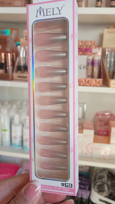 Uñas plateadas degradé