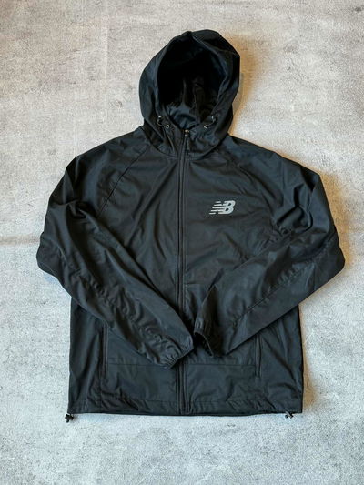 ROMPEVIENTO IMPERMEABLE NEW BALANCE 