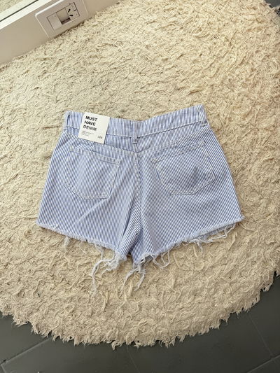 Short rayado azul