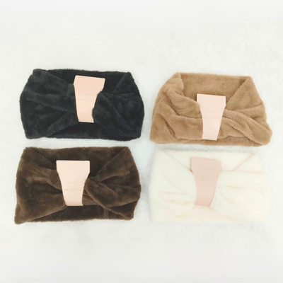 Cuello Peluche Simple Torcido