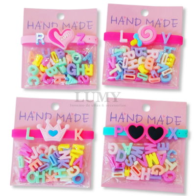 Pulsera de goma con letras