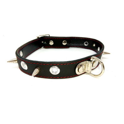 Collar choker de cuero con puas