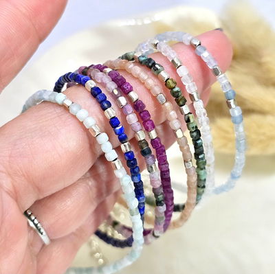 Pulsera Petra - Cubitos de piedra natural 