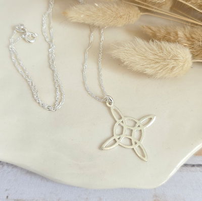 Cadena y dije Nudo de bruja