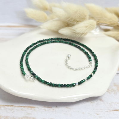 Choker Petra malaquita