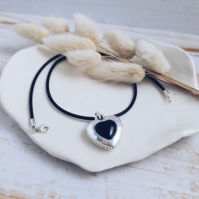 Choker Caucho Corazon negro