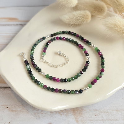Choker Energía Zoisita con Rubí 