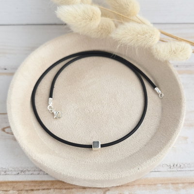 Collar Caucho Cubo