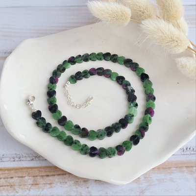 Choker Amore Zoisita con rubí 
