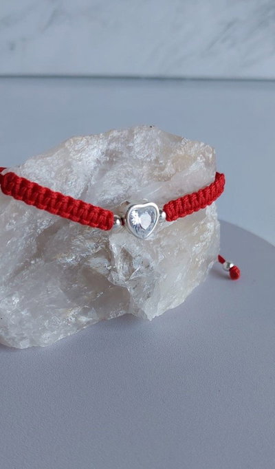 Pulsera hilo cubic corazón