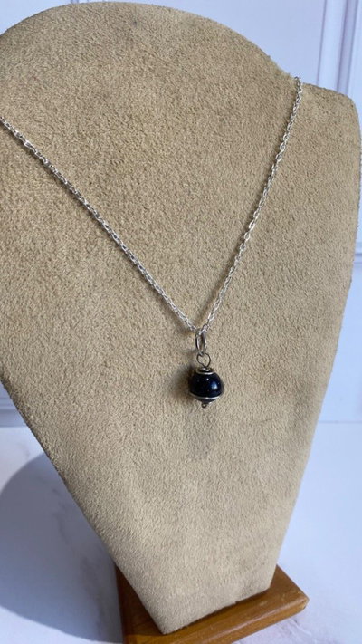 Cadenita piedrita negra