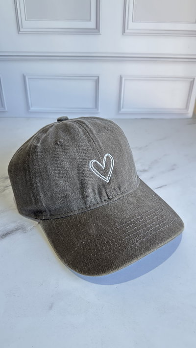 Gorra corazón marrón 