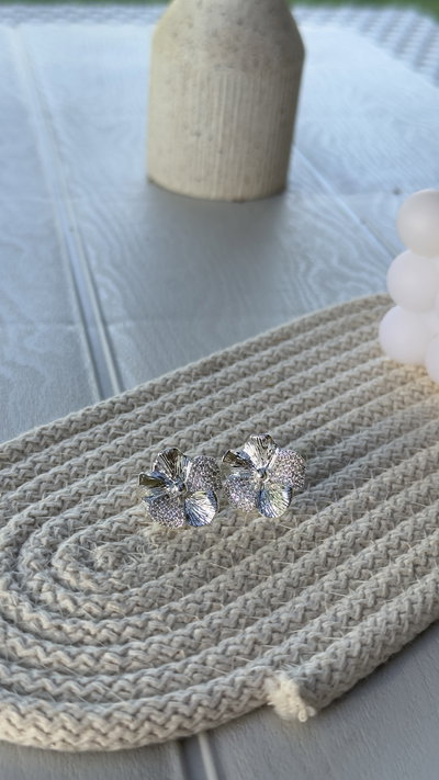 Aros de flor con strass