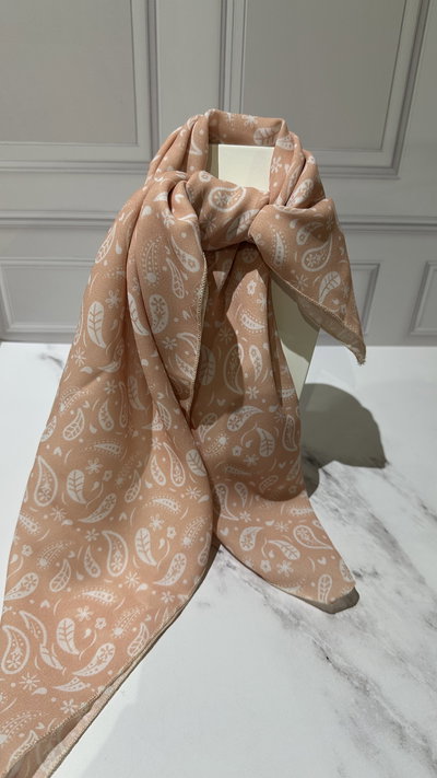 Pañuelo estampado 6