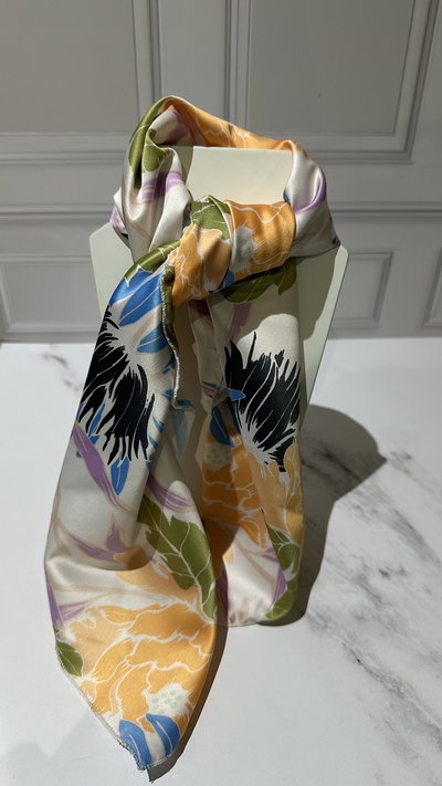 Pañuelo estampado 8