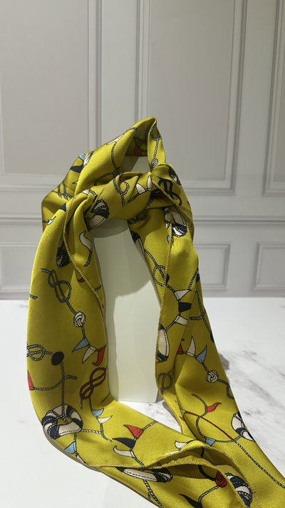 Pañuelo estampado 16