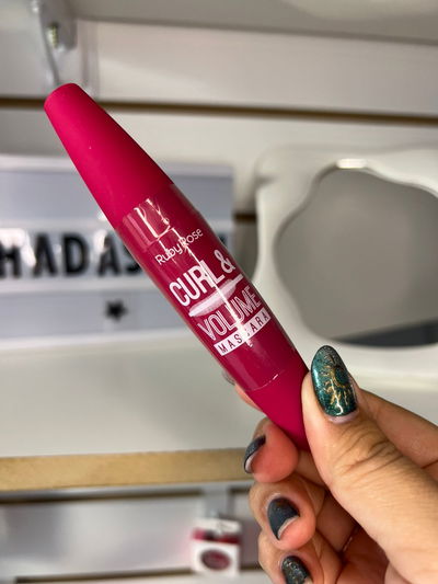 Mascara de pestañas Ruby Rose
