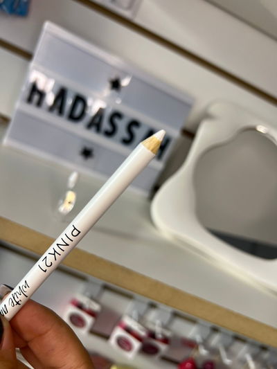 Lapiz delineador blanco Pink 21