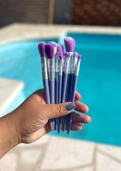 Set 13 Brochas con estuche 💜