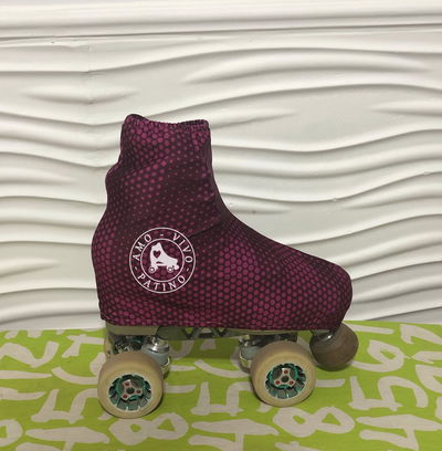 Cubrebotas estampados modelo Fucsia lunares
