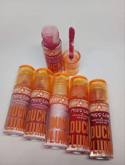 GLOSS VOLUMINIZADOR CON COLOR 