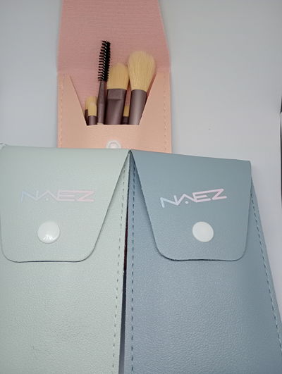 Set de brochas x8 con estuche 
