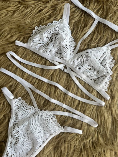 Conjunto bralette de encaje con arnés (85/90/95/100)