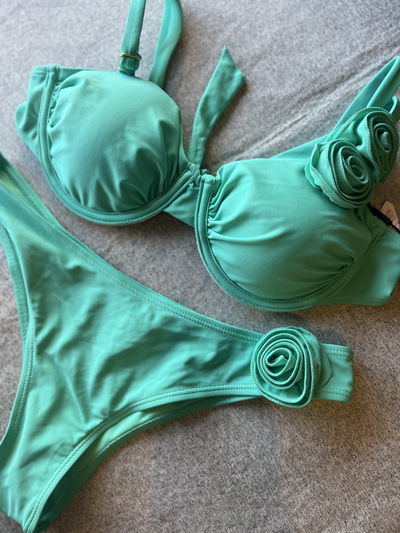 Top de bikini con aro (95 verde esmeralda) 3016
