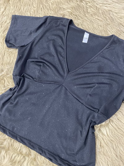 REMERA CON BRILLOS (talle 5/6)