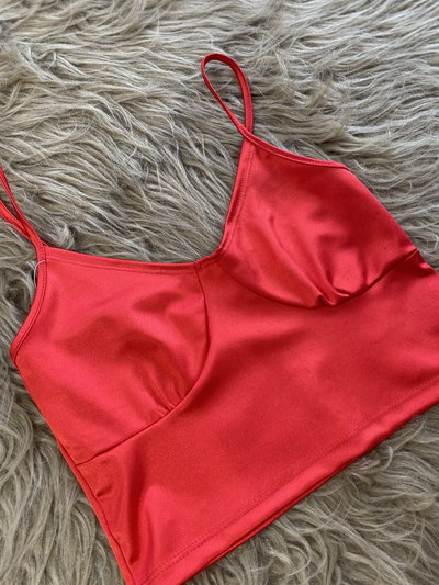 TOP ROJO DE SATÉN (talle único)