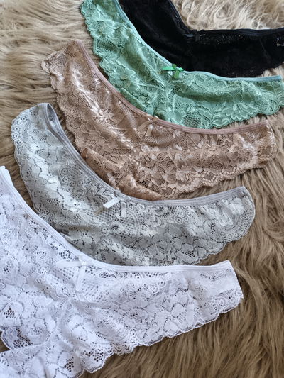Colales de encaje en V (XXL) Packs X2