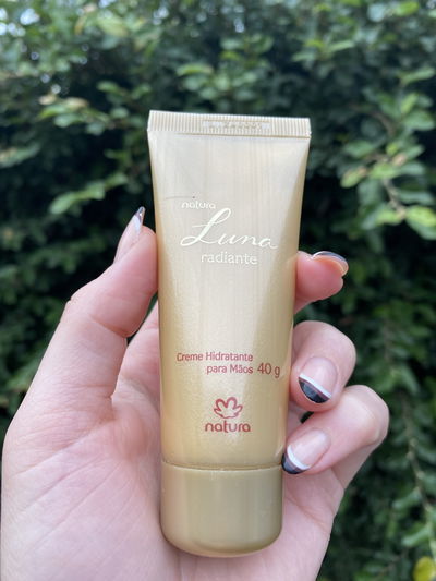 Crema para manos luna radiantw