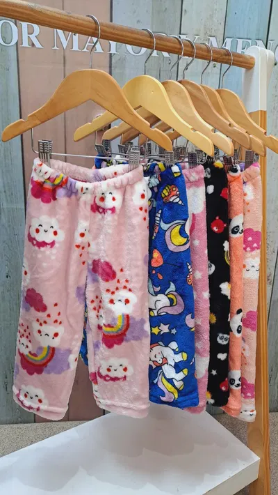Pantalón de plush estampado