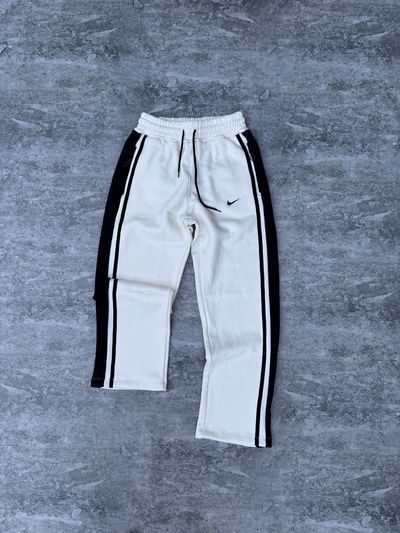 Pantalón baggy blanco franja negra 